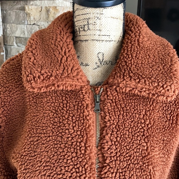 Elodie Nordstrom faux shearling rust brown, zip closure, pocket, collar jacket. - Picture 2 of 16